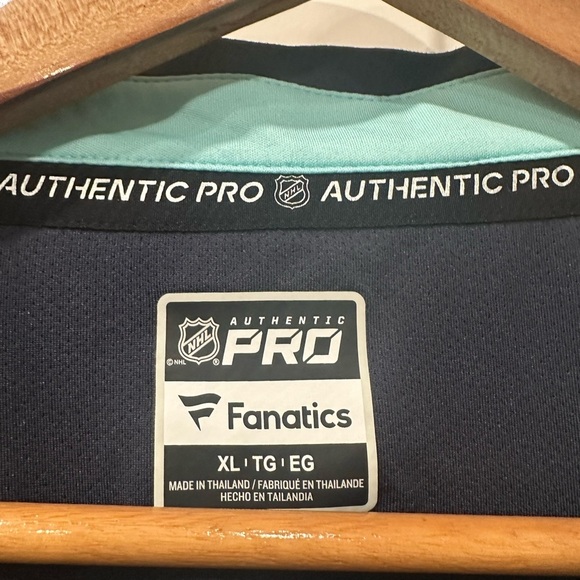 Fanatics Mens XL Seattle Kraken Hockey Shirt Polo NHL Navy Licensed Authentic - Picture 2 of 7